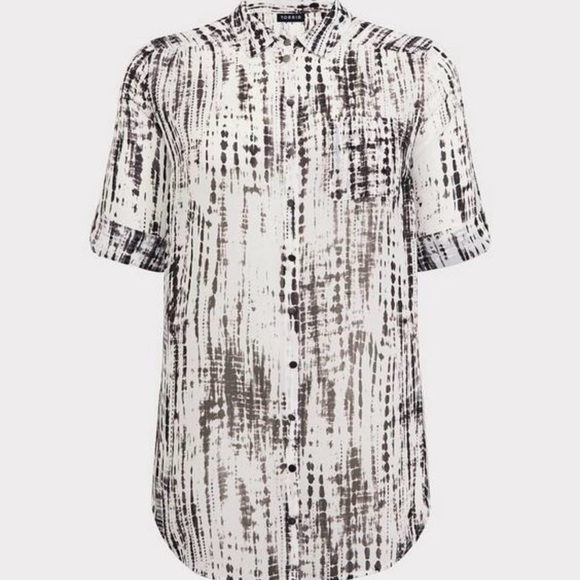 Chiffon Collared Button-Front Tunic - Picture 5 of 7